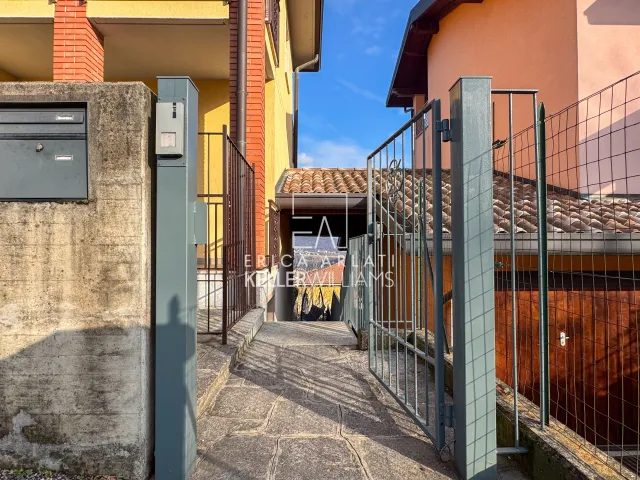 Appartamento in vendita a Faloppio, foto 32 di 35