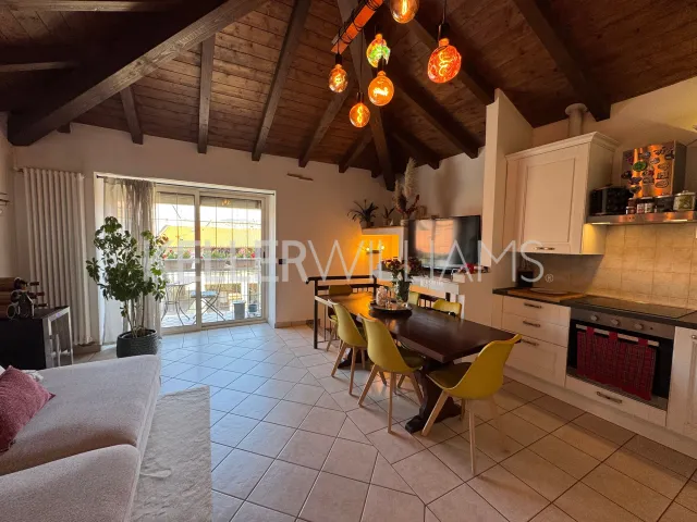 Appartamento in vendita a Villa Guardia, foto 3 di 31