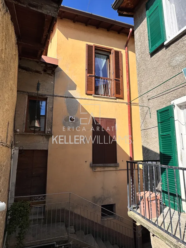 Appartamento in vendita a Moltrasio, foto 3 di 62