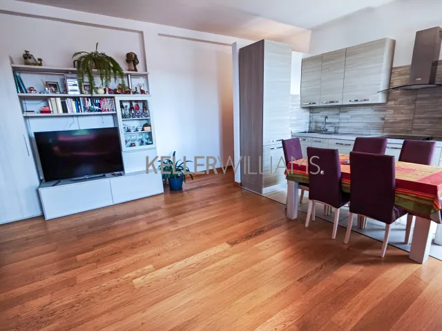 Appartamento in vendita a Como, foto 4 di 21
