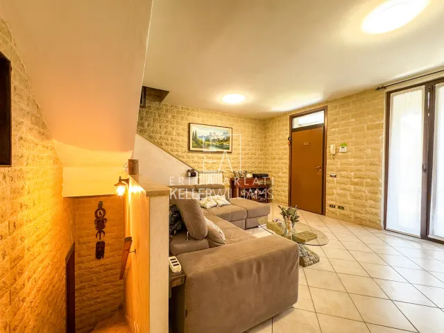 Villetta in vendita a Uggiate Trevano, foto 12 di 56