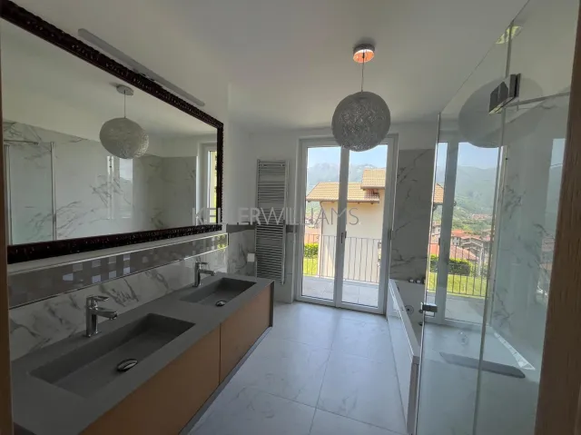 Casa indipendente in vendita a Carlazzo, foto 9 di 46