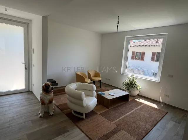 Casa indipendente in vendita a Carlazzo, foto 6 di 46