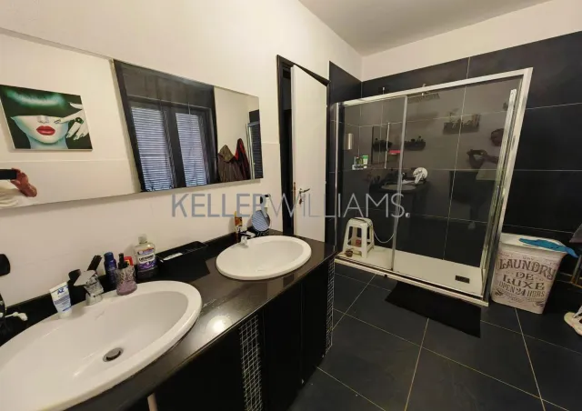 Casa indipendente in vendita a Montano Lucino, foto 12 di 27
