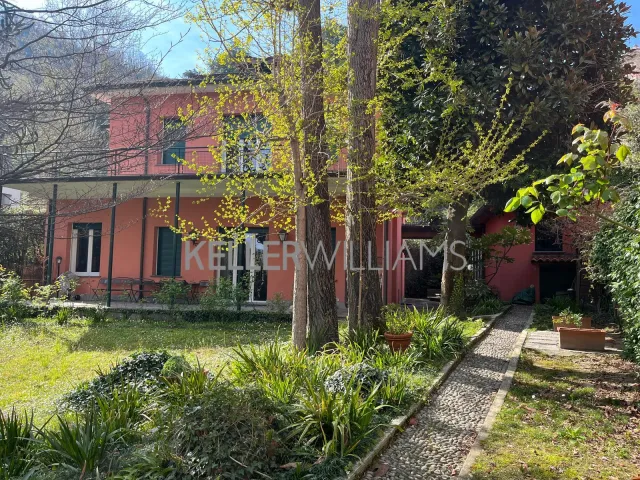 Casa indipendente in vendita a Como, foto 1 di 27