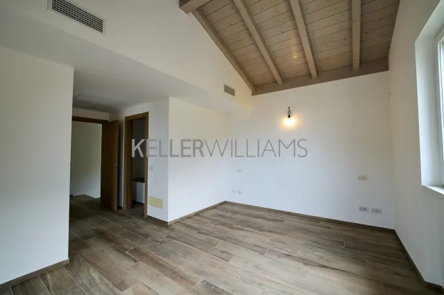 Casa indipendente in vendita a Carlazzo, foto 21 di 46