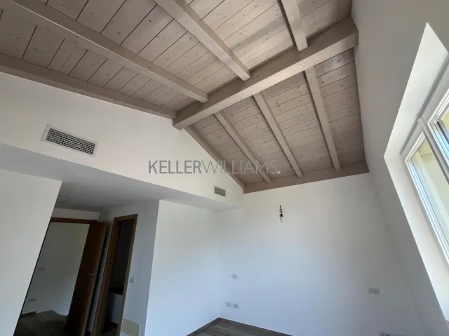 Casa indipendente in vendita a Carlazzo, foto 8 di 46