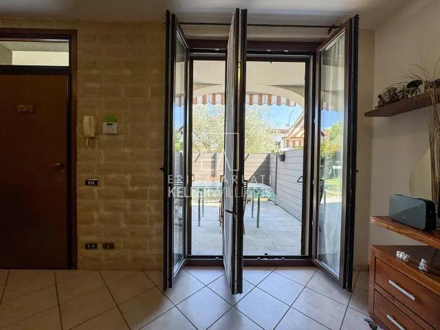 Villetta in vendita a Uggiate Trevano, foto 13 di 56