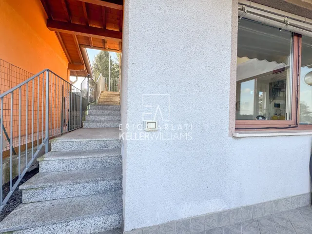Appartamento in vendita a Faloppio, foto 33 di 35